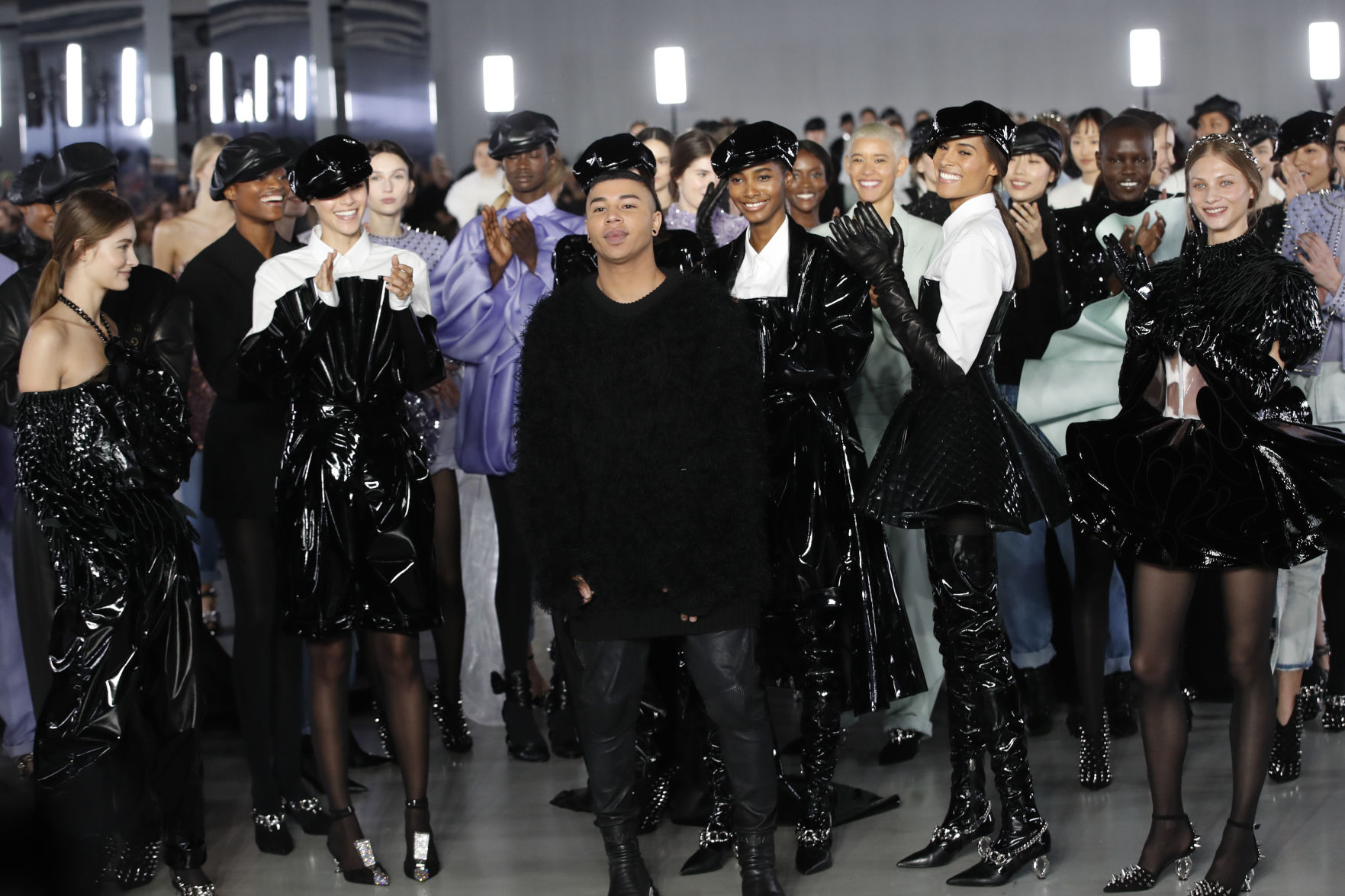 Paris Fashion 2019 F/W Balmain